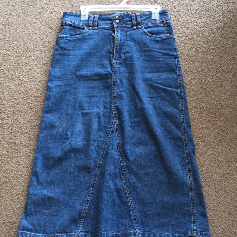 Stretchy comfy no split blue jean skirt